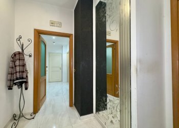 Disimpegno - Four-room apartment Via Monte gran sasso
 
53, Cinisello Balsamo - photo 17