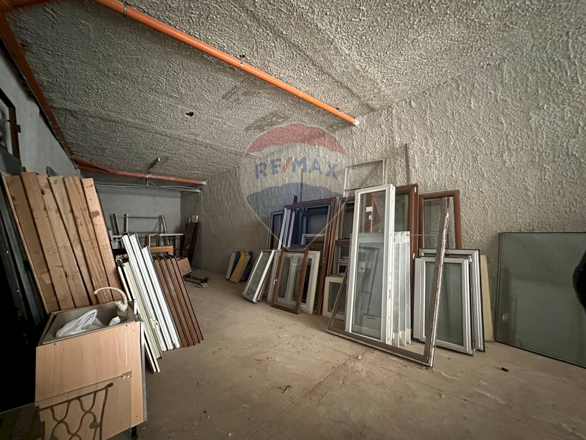 Hall / corridoio - Magazzino via alcide de gasperi
 
178, Villabate - foto 3