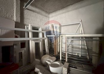 Bagno - Magazzino via alcide de gasperi
 
178, Villabate - foto 8