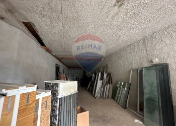 Hall / corridoio - Magazzino via alcide de gasperi
 
178, Villabate - foto 12