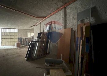 Hall / corridoio - Magazzino via alcide de gasperi
 
178, Villabate - foto 17