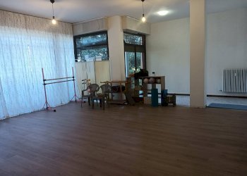 Foto 1 - Commercial Premises L.go Leopardi
 
5, Fidenza - photo 1