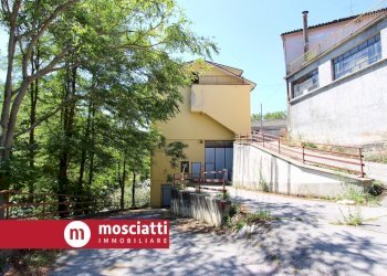 Foto 3 - Casa indipendente Via Del Vallato
 
29, Castelraimondo - foto 3