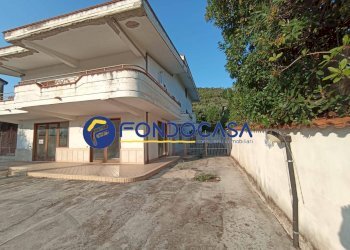 Foto 1 - Stabile - Palazzo via bagni
 
10, San Salvatore Telesino - foto 1