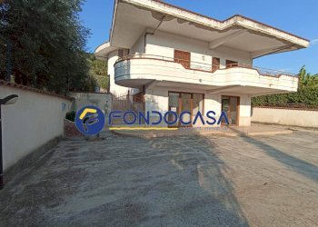 Foto 3 - Stabile - Palazzo via bagni
 
10, San Salvatore Telesino - foto 3