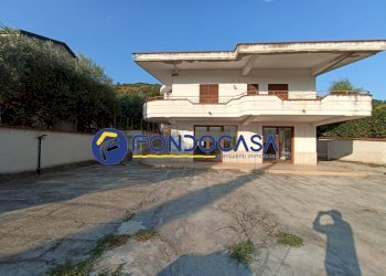 Foto 4 - Stabile - Palazzo via bagni
 
10, San Salvatore Telesino - foto 4