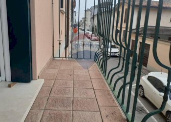 Balcone - Locale Commerciale Via Andrea Costa
 
16, Asola - foto 12