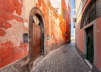 Foto 37 - Trilocale piazza dei martiri
 
8, Procida - foto 37