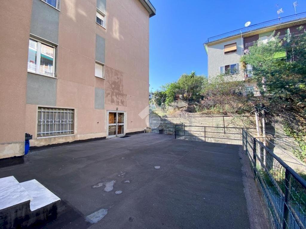 Magazzino Via Genova, Savona - foto 2