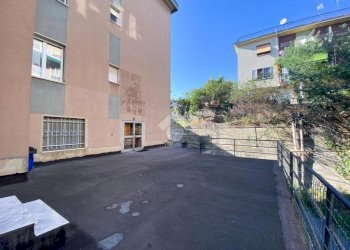 Magazzino Via Genova, Savona - foto 2