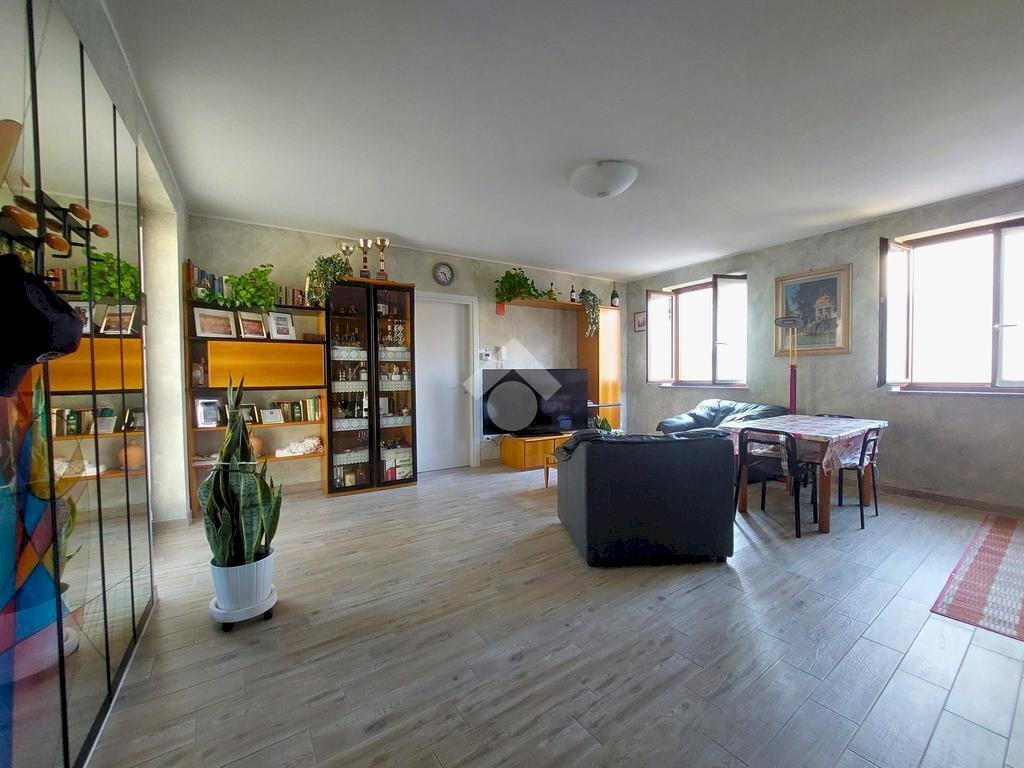 Three-room apartment Via Eugenio Villoresi, Vittuone - photo 2