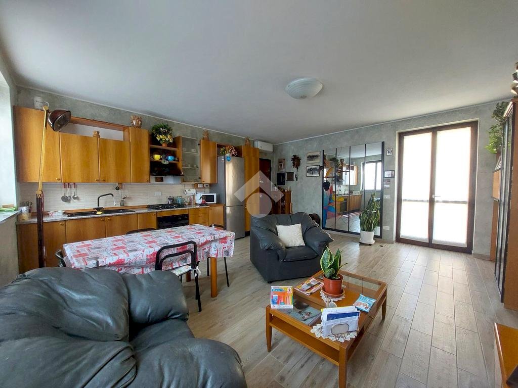 Three-room apartment Via Eugenio Villoresi, Vittuone - photo 3