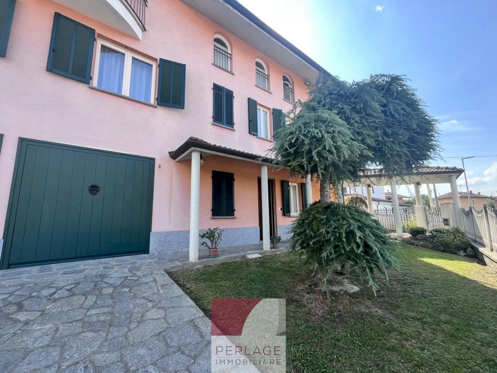 Three-family Villa Cavallermaggiore - photo 3