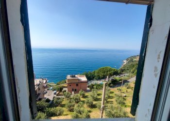 Quadrilocale Via canepa, Genova (zona Crevari) - foto 1