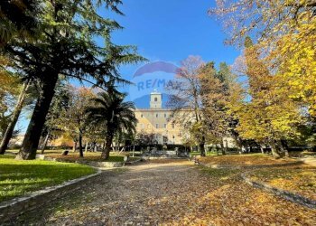 Edificio all\'aperto - Commercial Premises centro, Monterotondo - photo 4