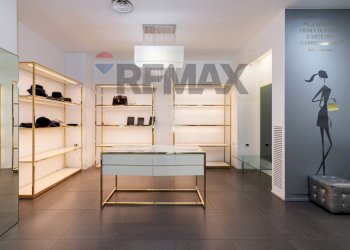 Cabina armadio - Commercial Premises Via xx settembre
27, Monterotondo - photo 8