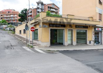Edificio all\'aperto - Commercial Premises Via xx settembre
27, Monterotondo - photo 14