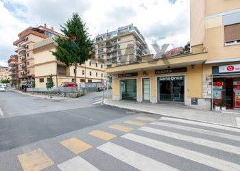 Edificio all\'aperto - Commercial Premises Via xx settembre
27, Monterotondo - photo 17