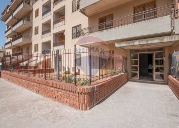 Edificio all\'aperto - Appartamento Via Sebastiano Foti
 
21, Caltagirone - foto 32