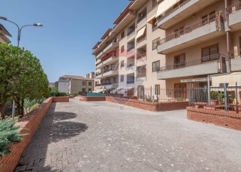 Edificio all\'aperto - Appartamento Via Sebastiano Foti
 
21, Caltagirone - foto 31