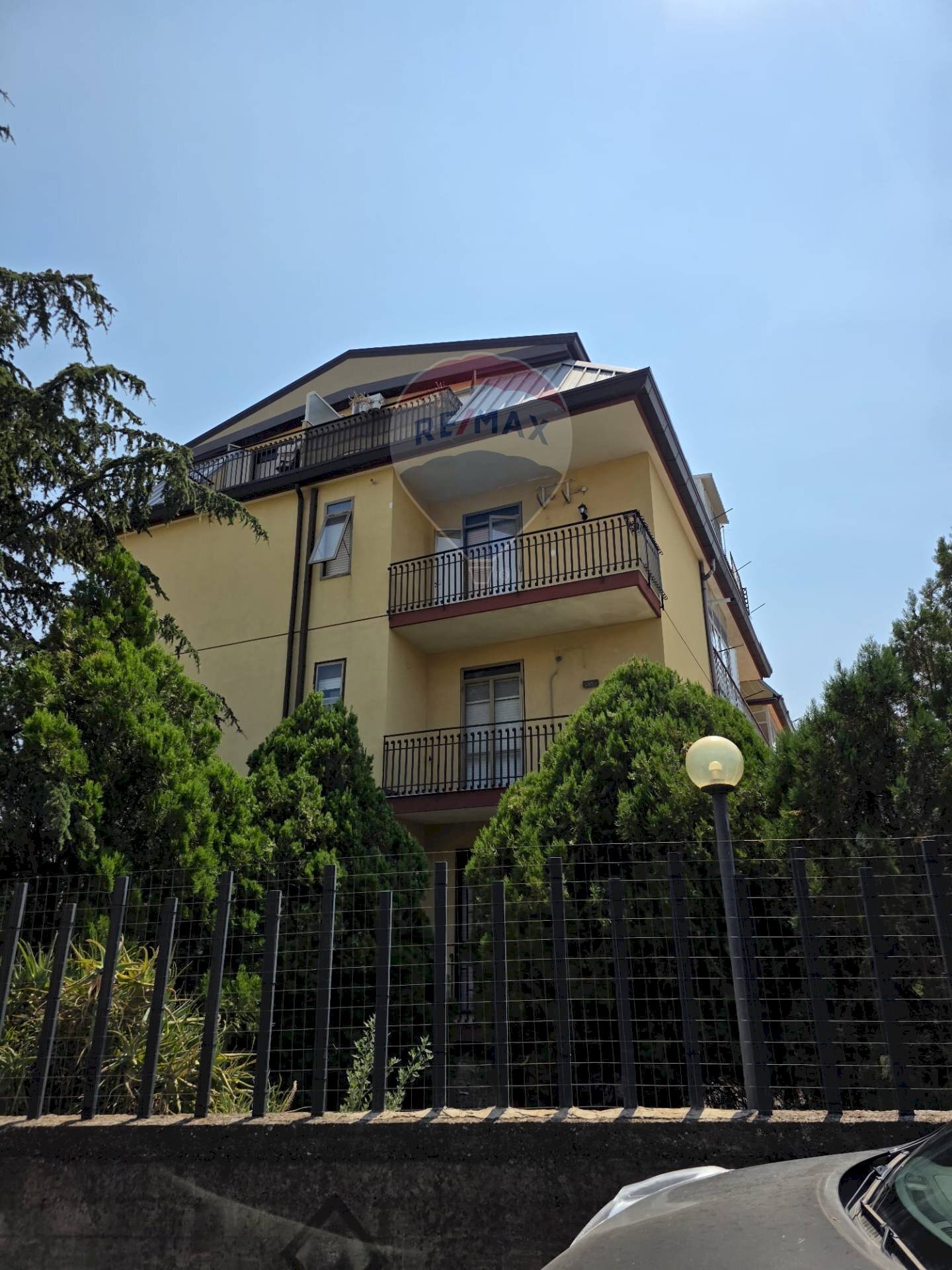Edificio all\'aperto - Quadrilocale Via Cesare Battisti
 
34, Belpasso - foto 1