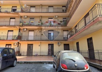 Edificio all\'aperto - Quadrilocale Via Cesare Battisti
 
34, Belpasso - foto 4