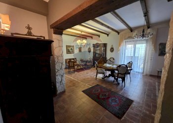 Sala da pranzo - Quadrilocale Via Cesare Battisti
 
34, Belpasso - foto 13