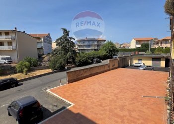 Terrazza - Quadrilocale Via Cesare Battisti
 
34, Belpasso - foto 22