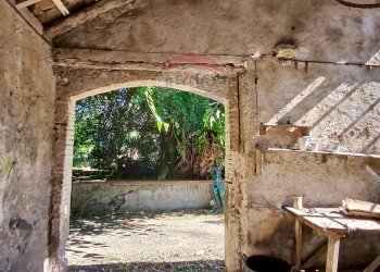 Cantina - Terreno agricolo Strada N. 21 Franca, 7, Riposto - foto 4