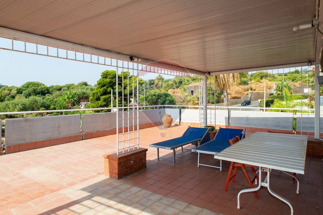 Terrazza - Trilocale via acicastello
 
91, Aci Castello - foto 1