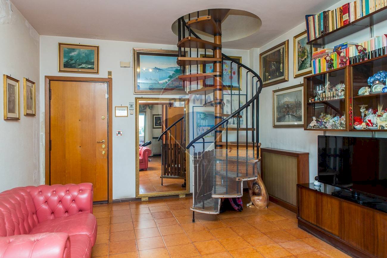 Soggiorno - Trilocale via acicastello
91, Aci Castello - foto 3