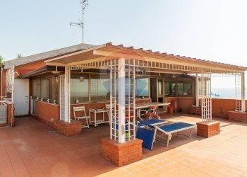 Terrazza - Trilocale via acicastello
 
91, Aci Castello - foto 14