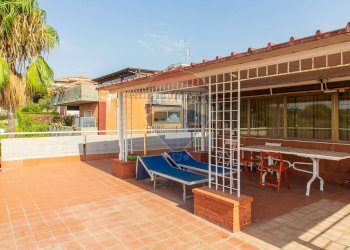 Terrazza - Trilocale via acicastello
 
91, Aci Castello - foto 16