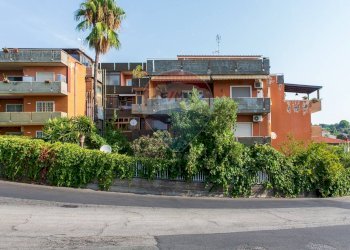 Edificio all\'aperto - Trilocale via acicastello
 
91, Aci Castello - foto 17