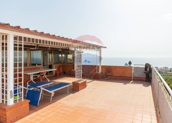 Terrazza - Trilocale via acicastello
 
91, Aci Castello - foto 26