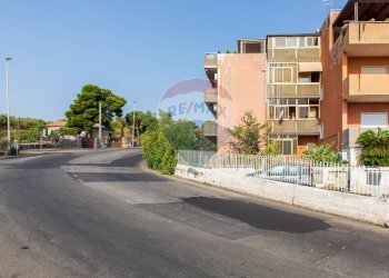 Edificio all\'aperto - Trilocale via acicastello
 
91, Aci Castello - foto 28