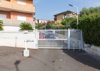 Edificio all\'aperto - Trilocale via acicastello
 
91, Aci Castello - foto 30