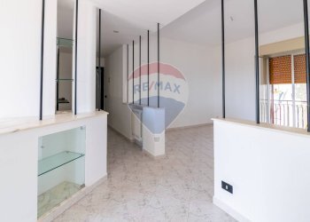 Hall / corridoio - Quadrilocale Strada 4 Femminamorta
 
337, Riposto - foto 3