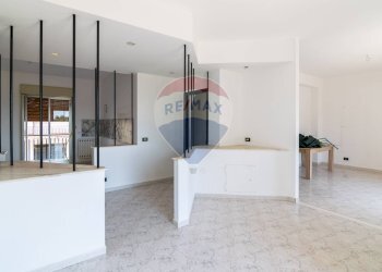 Stanza vuota - Quadrilocale Strada 4 Femminamorta
 
337, Riposto - foto 4