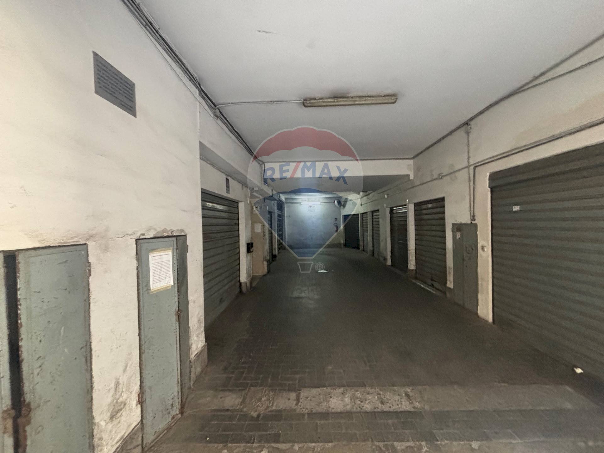 Parcheggio - Trilocale Via Conte Di Torino
 
63, Catania - foto 2