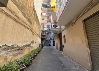 Edificio all\'aperto - Trilocale Via Conte Di Torino
 
63, Catania - foto 1