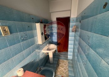 Bagno - Trilocale Via Conte Di Torino
 
63, Catania - foto 15