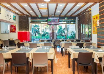 Sala da pranzo - Locale Commerciale Piazza Federico Di Svevia
 
73, Catania - foto 3