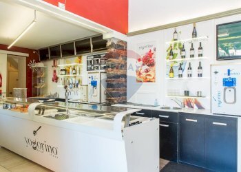 Cucina - Cafeteria - Cold Bar Piazza Federico Di Svevia
 
73, Catania - photo 5