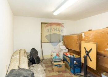 Camera / camera da letto - Cafeteria - Cold Bar Piazza Federico Di Svevia
 
73, Catania - photo 12