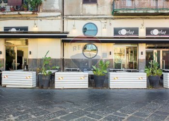 Edificio all\'aperto - Cafeteria - Cold Bar Piazza Federico Di Svevia
 
73, Catania - photo 13