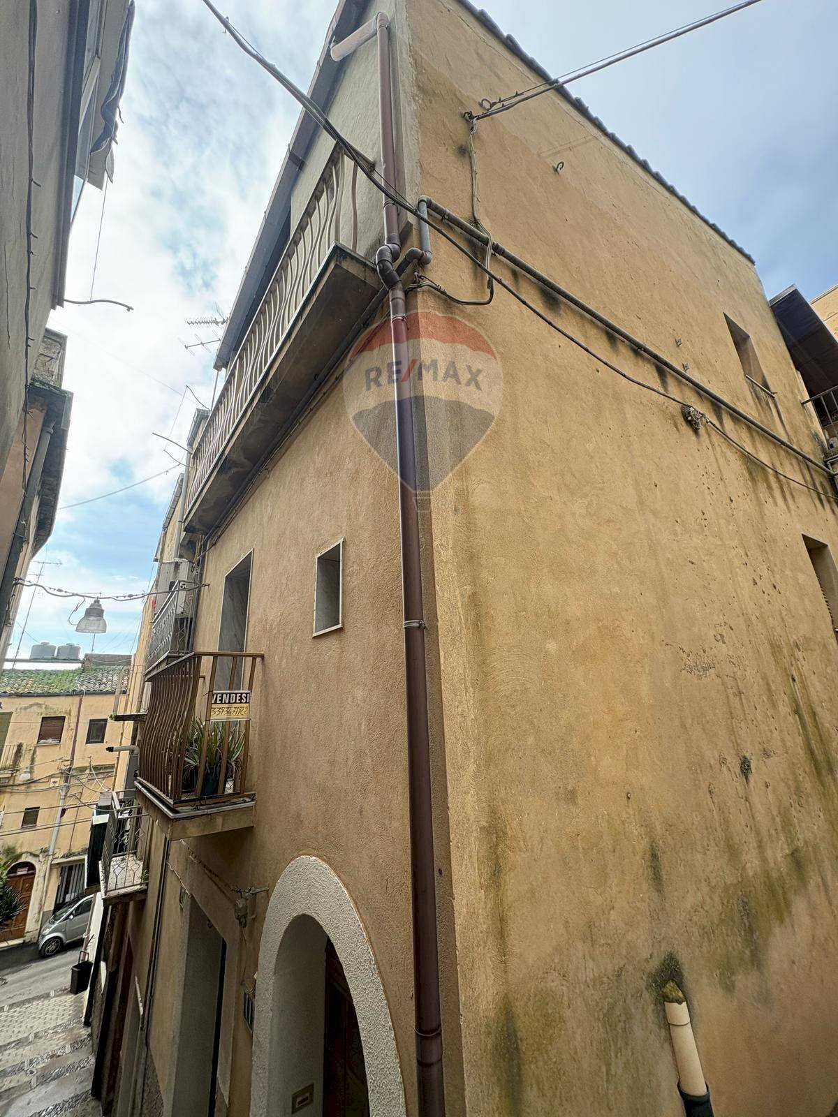 Edificio all\'aperto - Casa indipendente Via Salbona
 
9/11, Caltagirone - foto 2