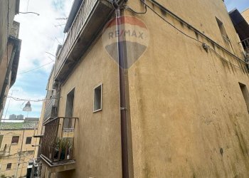Edificio all\'aperto - Casa indipendente Via Salbona
 
9/11, Caltagirone - foto 2