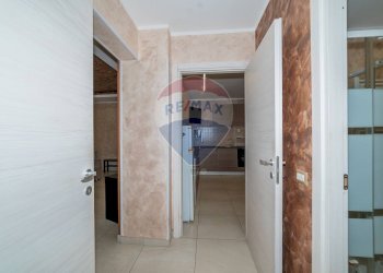 Hall / corridoio - Apartment Via Iacopo da Lentini
 
23, Mascalucia - photo 11