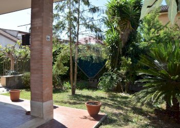 Giardino - Villa Via Tanaro
 
84, Ardea - foto 16